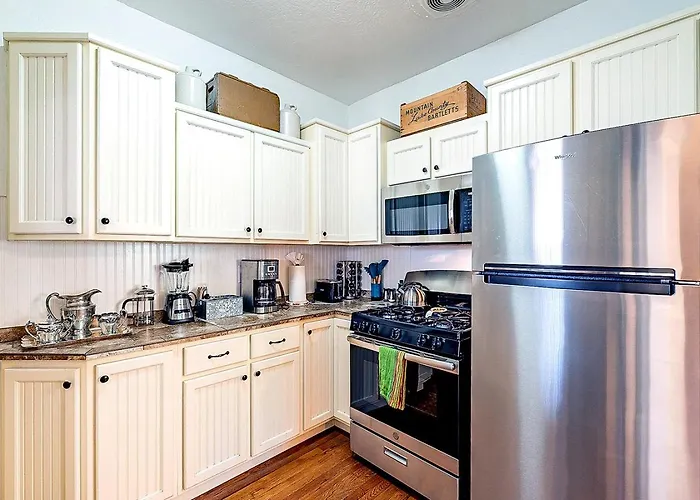 Mesquite Manor - Historic 3bd 2ba Bungalow, Steps To Uofa Сasa de vacaciones *