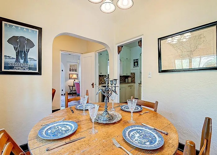 Mesquite Manor - Historic 3bd 2ba Bungalow, Steps To Uofa Сasa de vacaciones Tucson