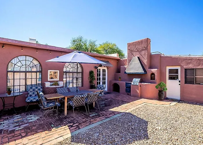 Mesquite Manor - Historic 3bd 2ba Bungalow, Steps To Uofa