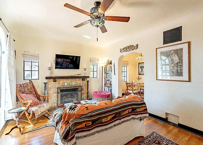 Mesquite Manor - Historic 3bd 2ba Bungalow, Steps To Uofa Сasa de vacaciones Tucson